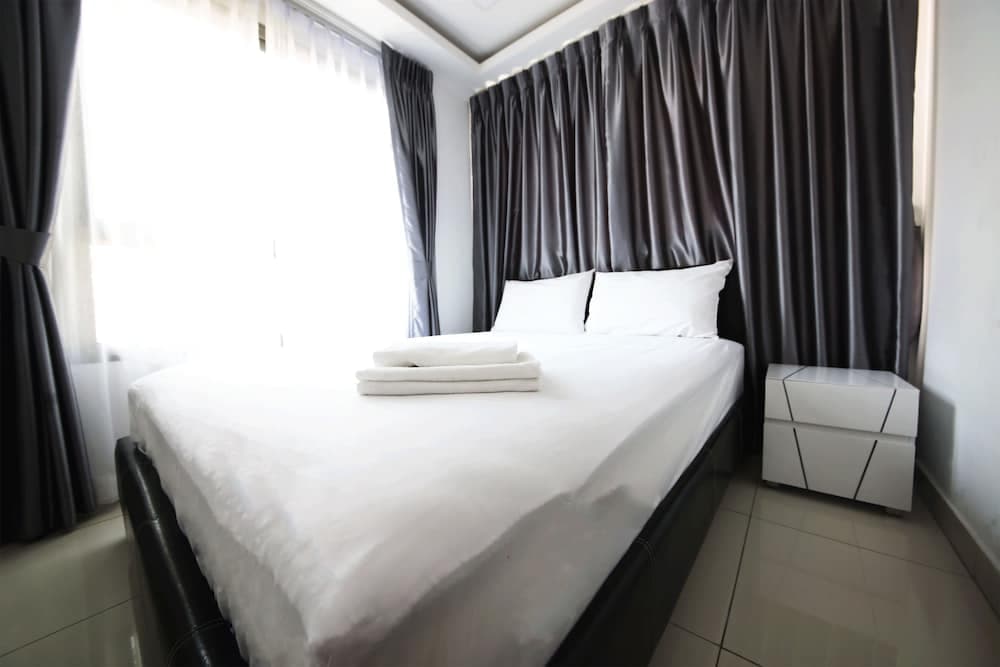 Arcadia Waters Condo Resort Pattaya