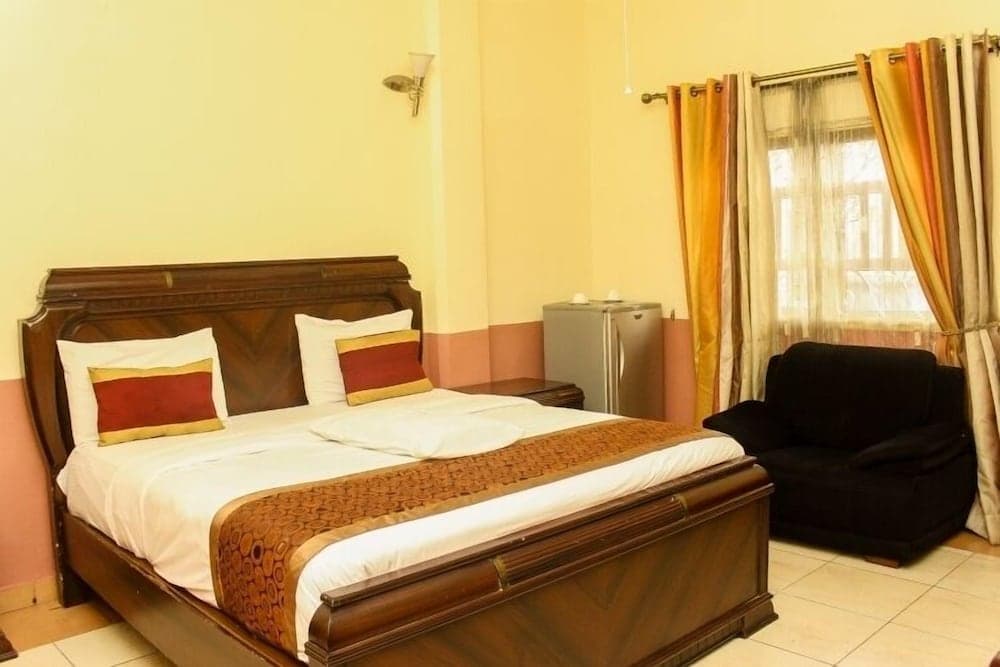 Everyday Check Inn Limited