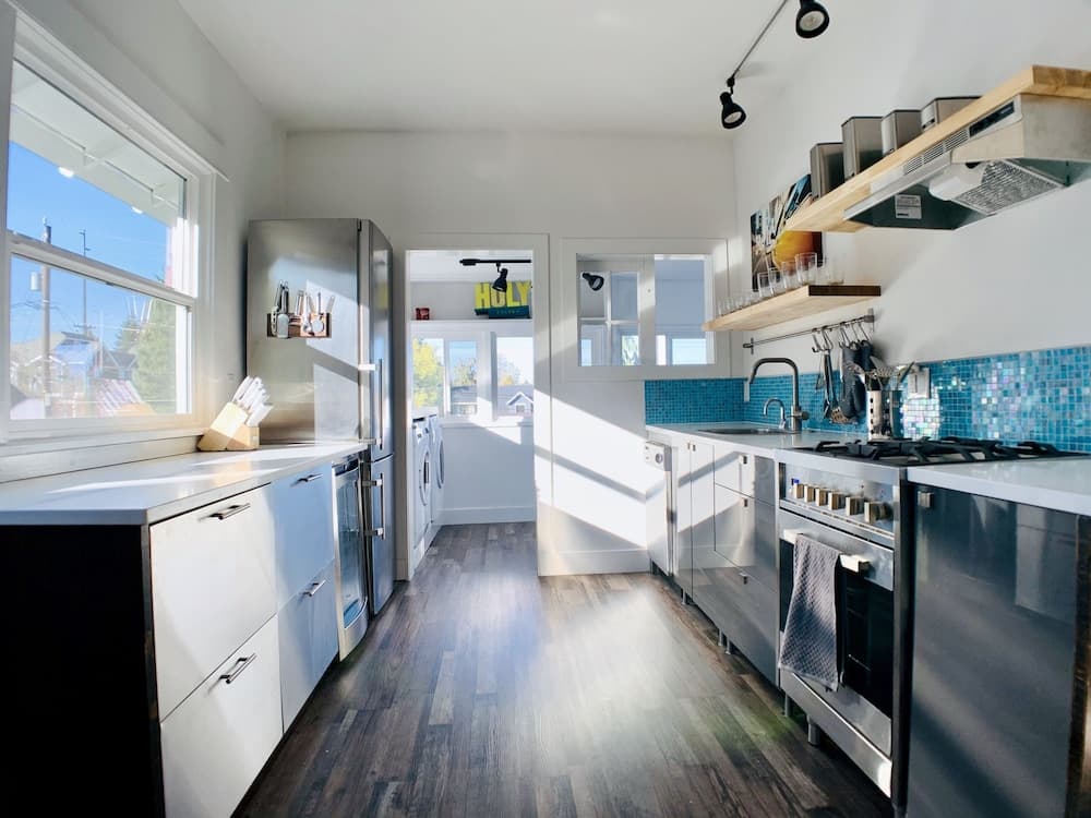 Central Queen Anne Lookout