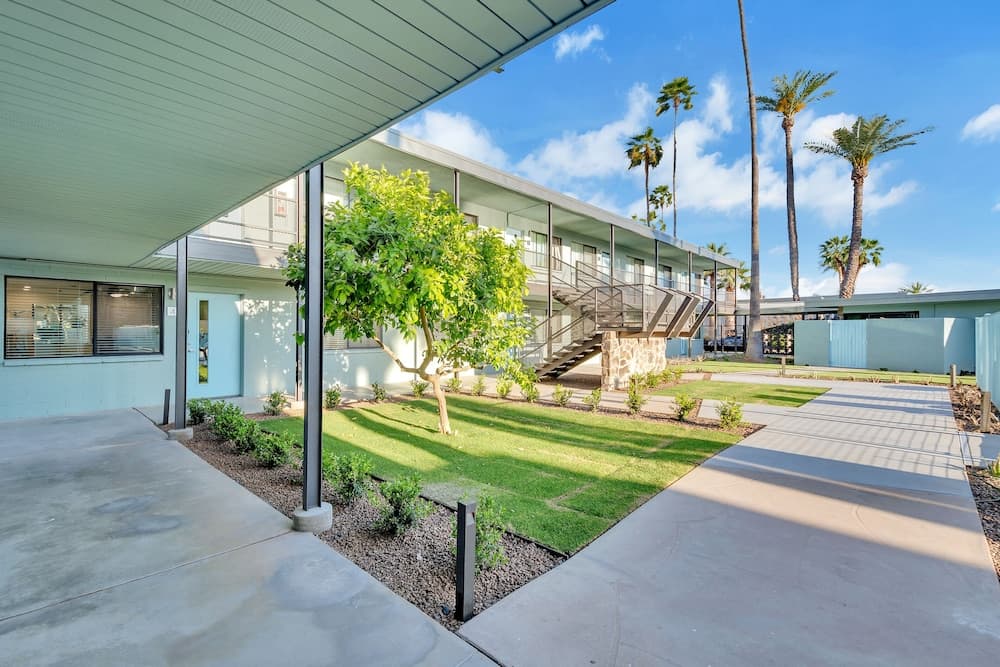 Intimate Well Appointed-Old Town-Pool