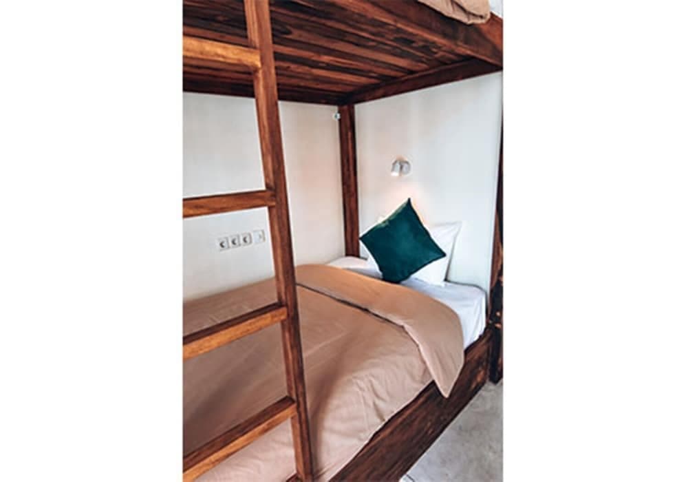 LMBK Surf Camp - Hostel