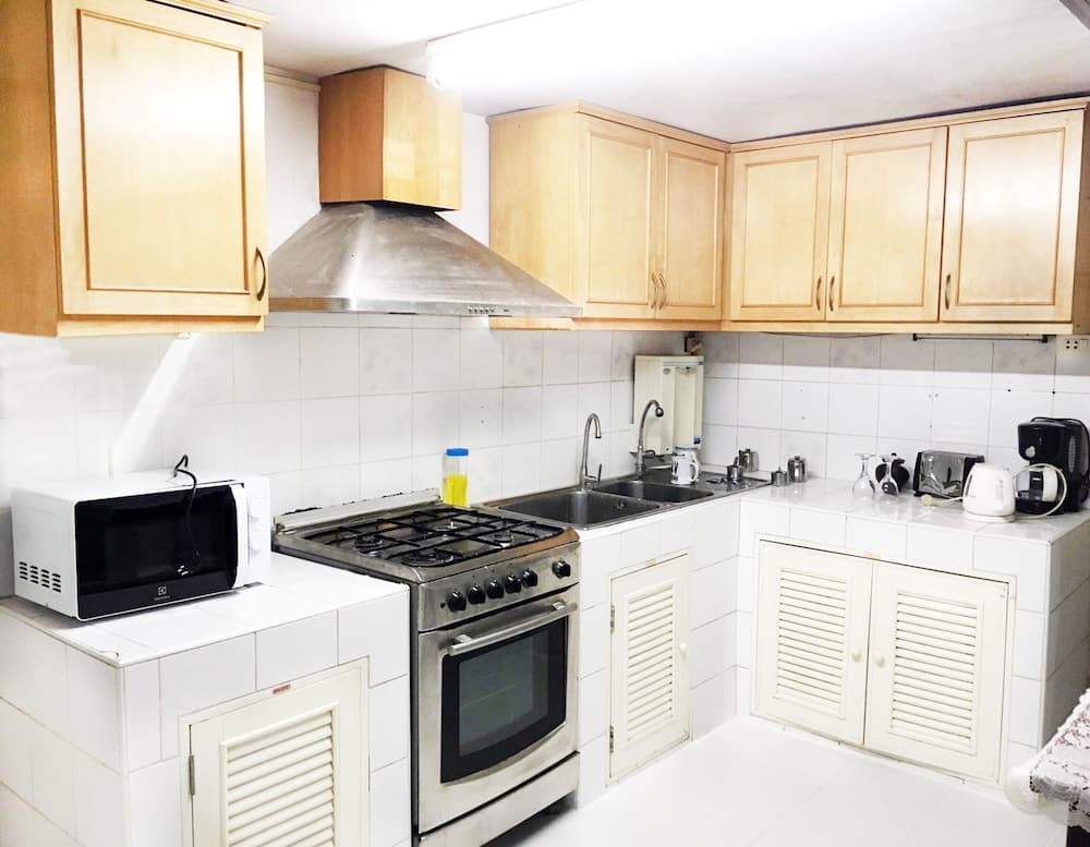 Canterbury Tales Guesthouse