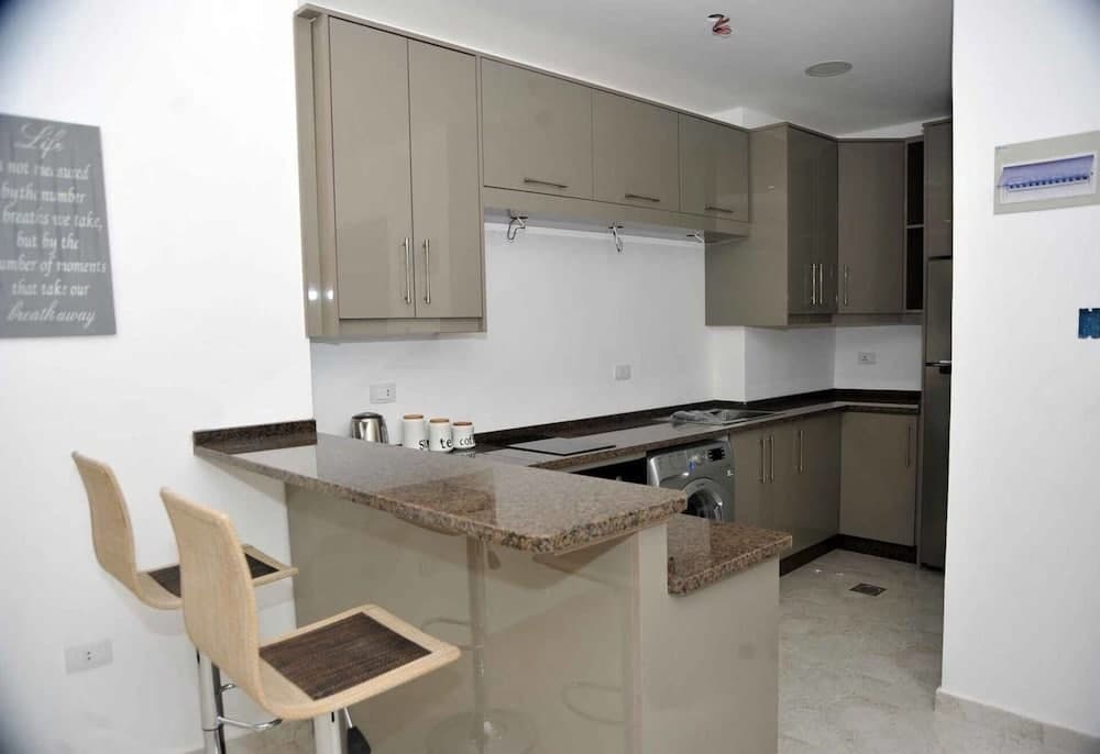 Amazing one Bedroom Apartment in Amman, Elwebdah 2