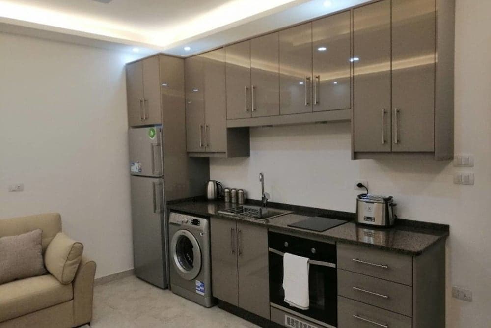 Amazing one Bedroom Apartment in Amman, Elwebdah 2