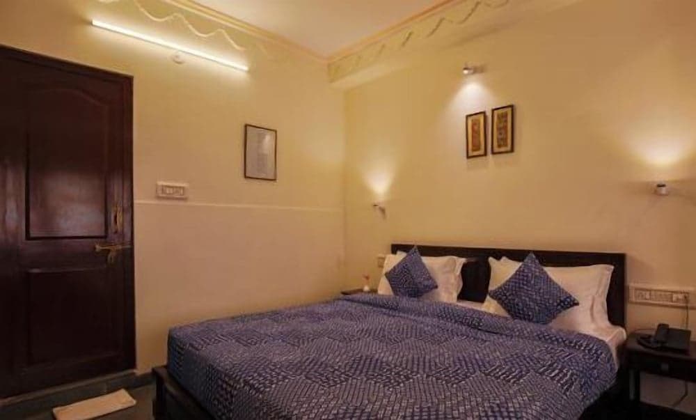 Le Pension Kesar Vilas