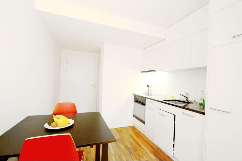 ZH Badenerstrasse I - Hitrental Apartment