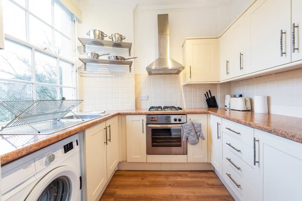 The Parade: Central Flat With Parking