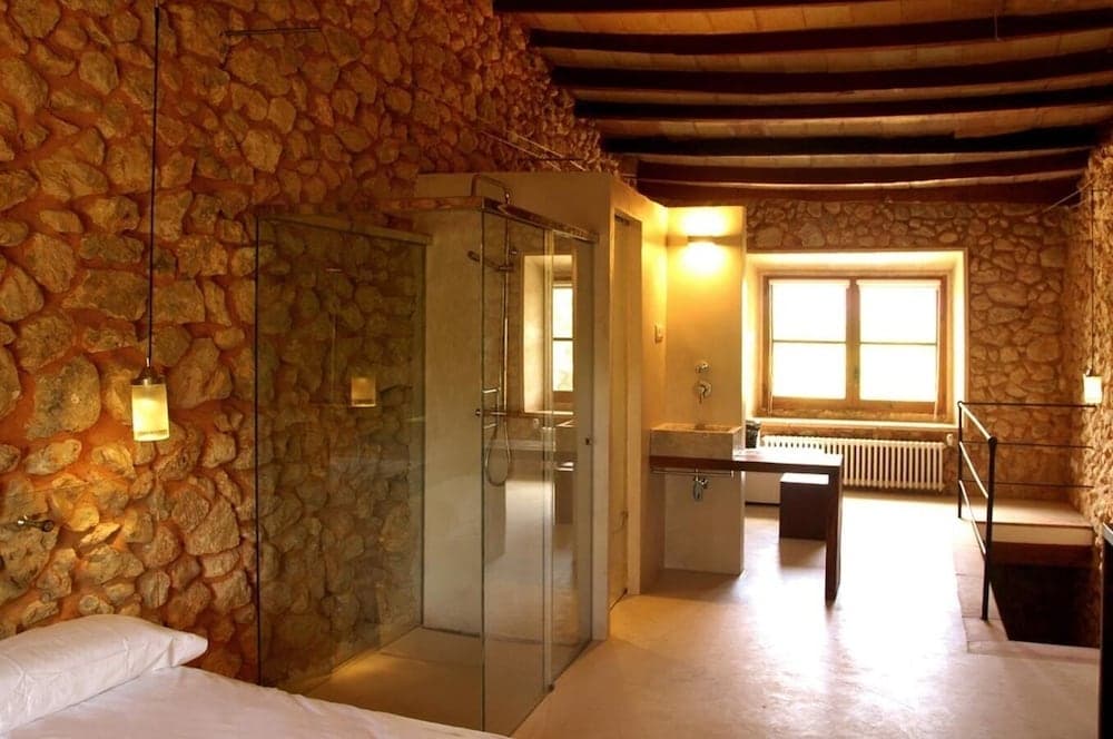 Villa - 5 Bedrooms with Pool and WiFi - 103224