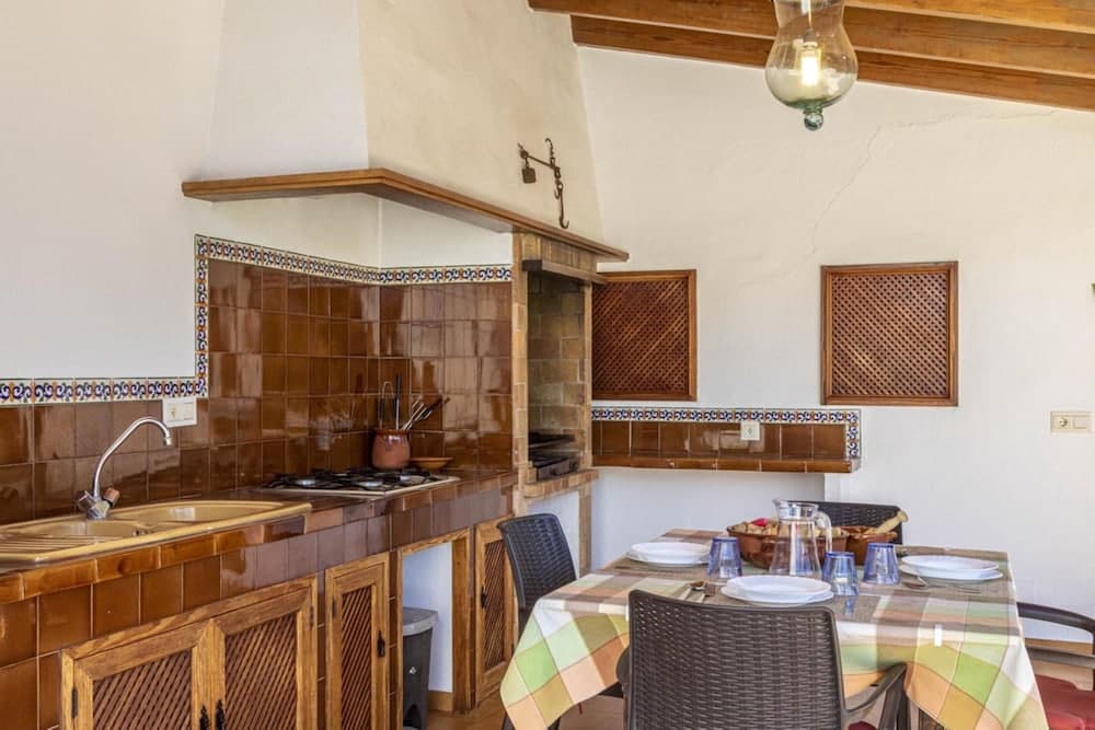 Villa - 2 Bedrooms with Pool and WiFi - 103235