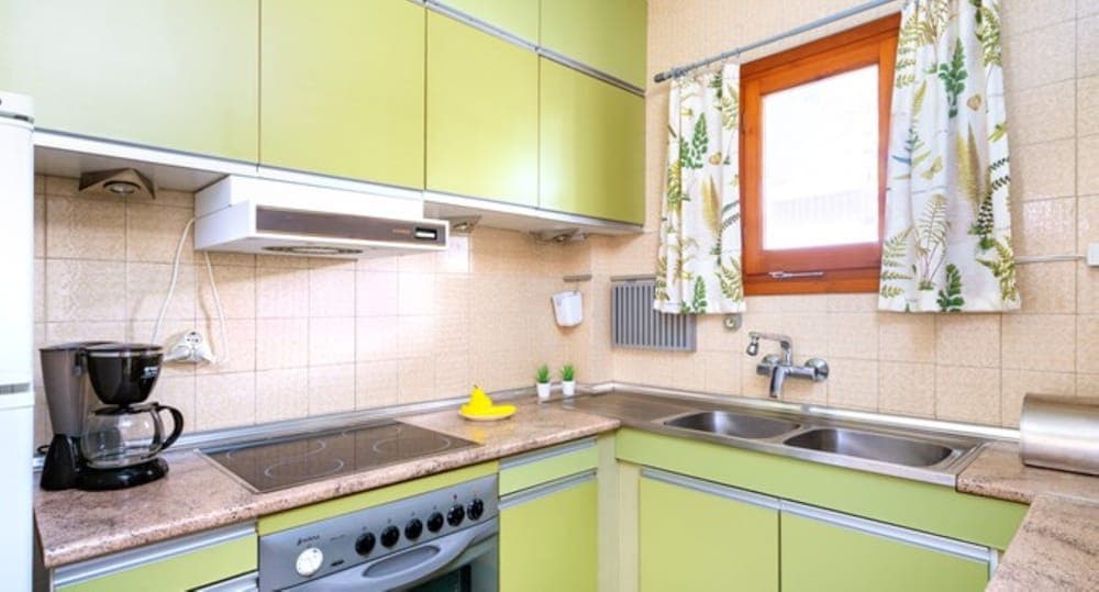 Apartment - 2 Bedrooms with Pool and WiFi - 107885