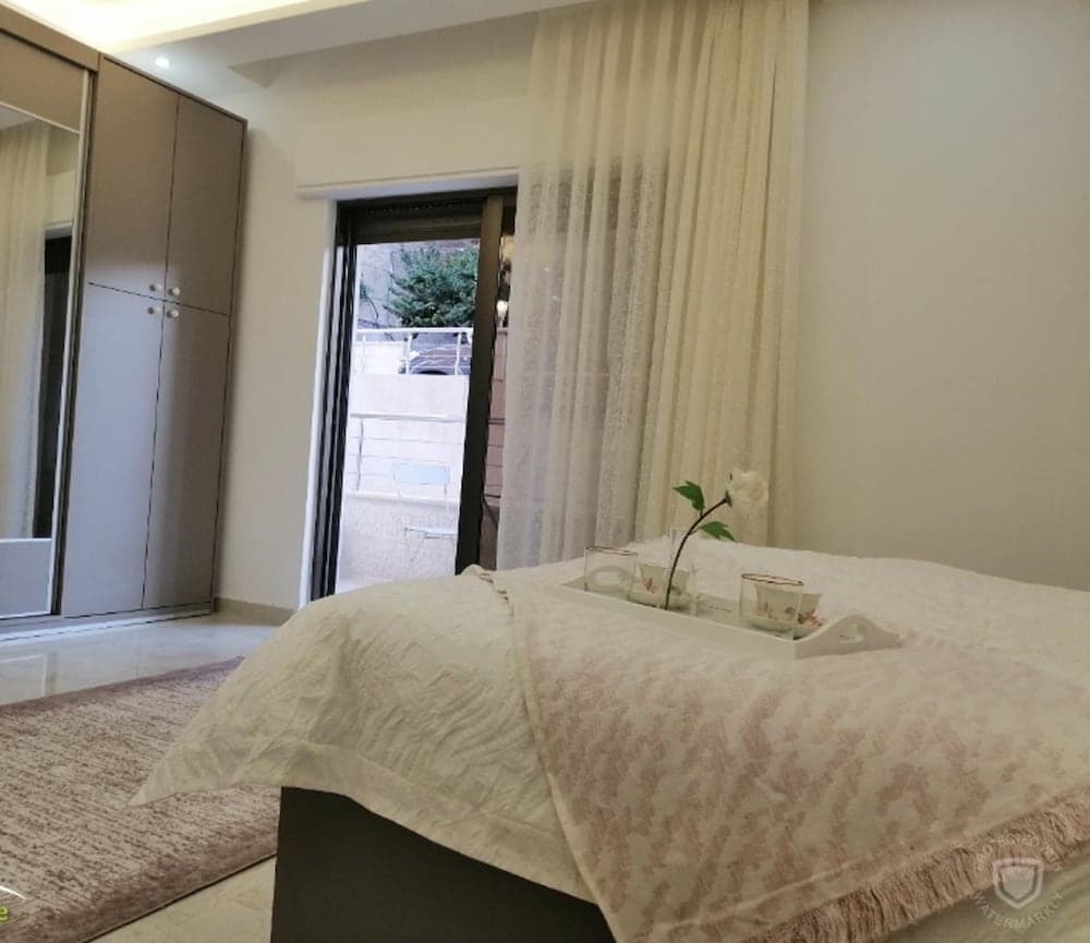 Amazing one Bedroom Apartment in Amman,elwebdah 8