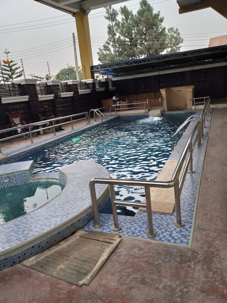 Zoe's International Hotel