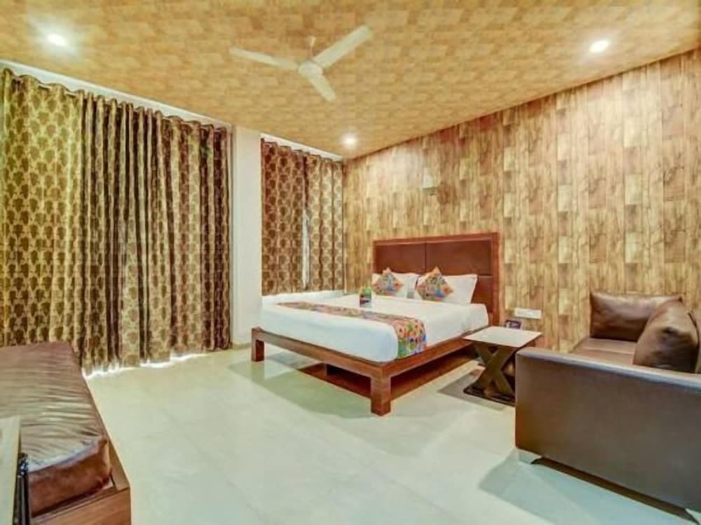 Skyzone Greens Resort