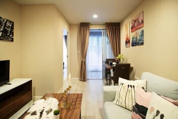 Near BK University Quiet Condo in Rama4 bkb136