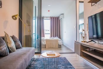 Apartment 450m from BTS with Sky Pool - bkbloft10