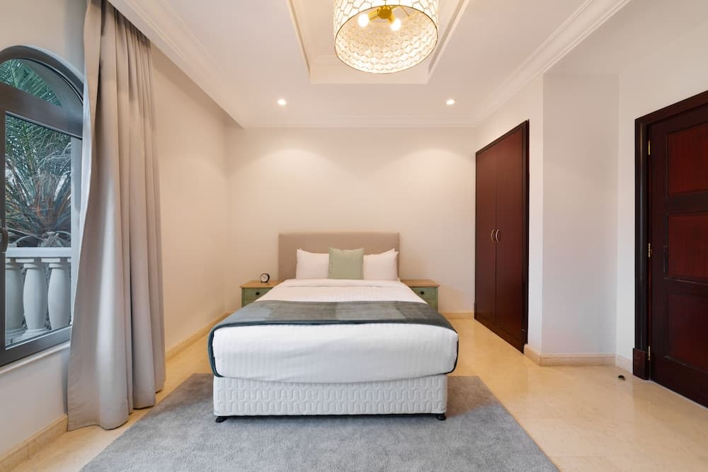 Maison Privee Private Pool and Beach Access Villa w/ Cinematic Vws