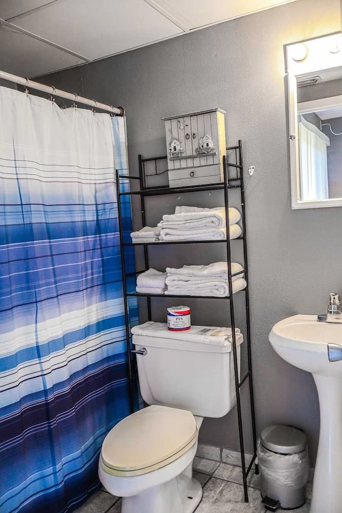 Sandcastle 108a 1 Bedroom Condo by RedAwning