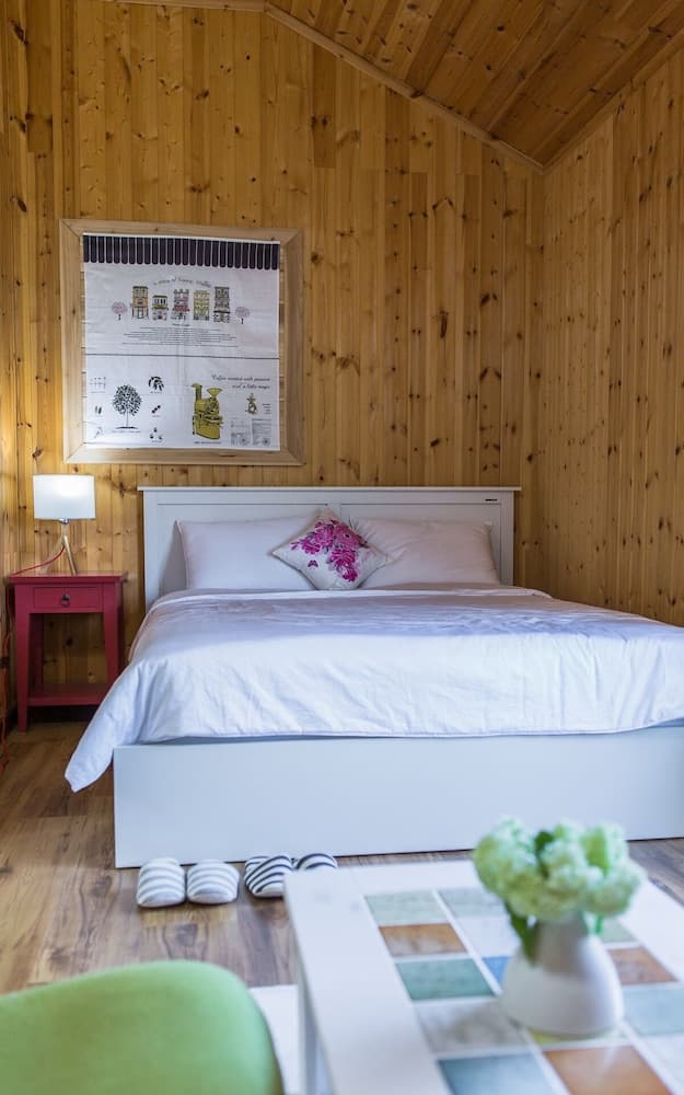 Stone Flower Pension