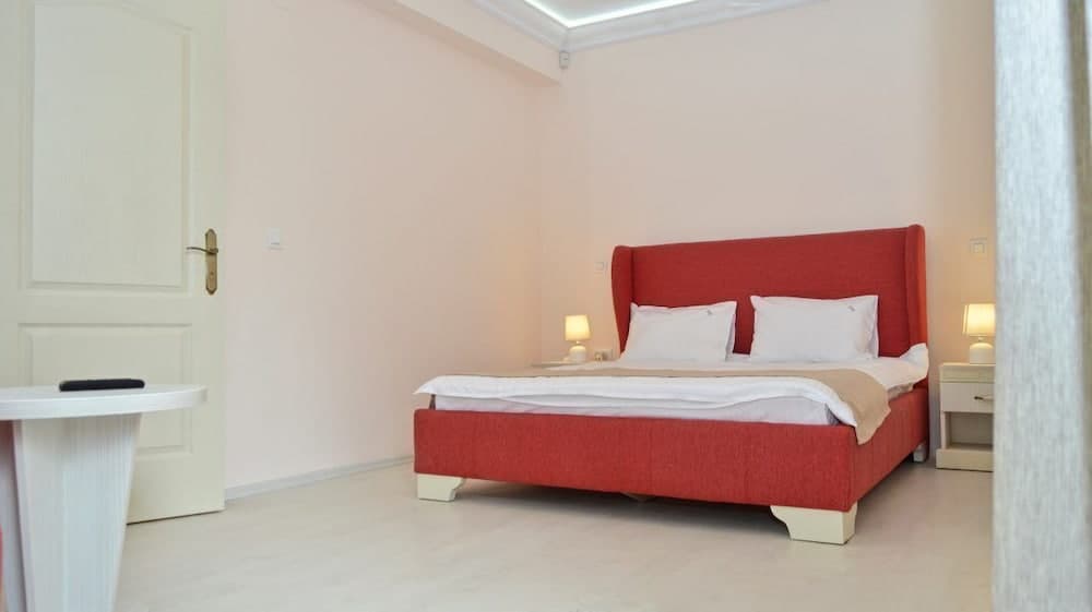 Mykonos Mamaia Boutique Villa Hostel