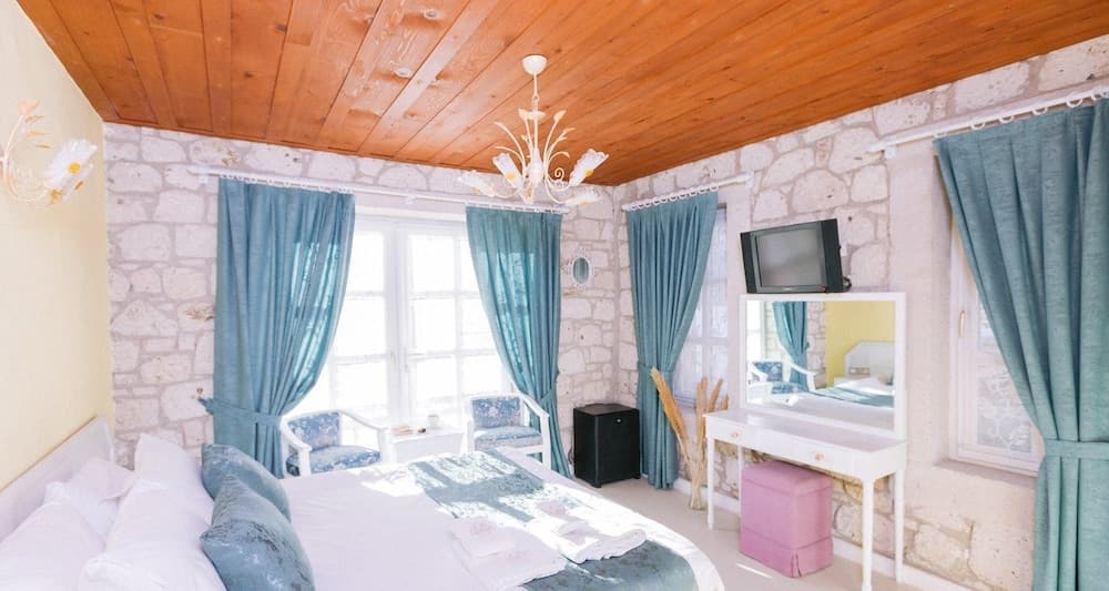 Begonvil Butik Otel by Aliki Alacati