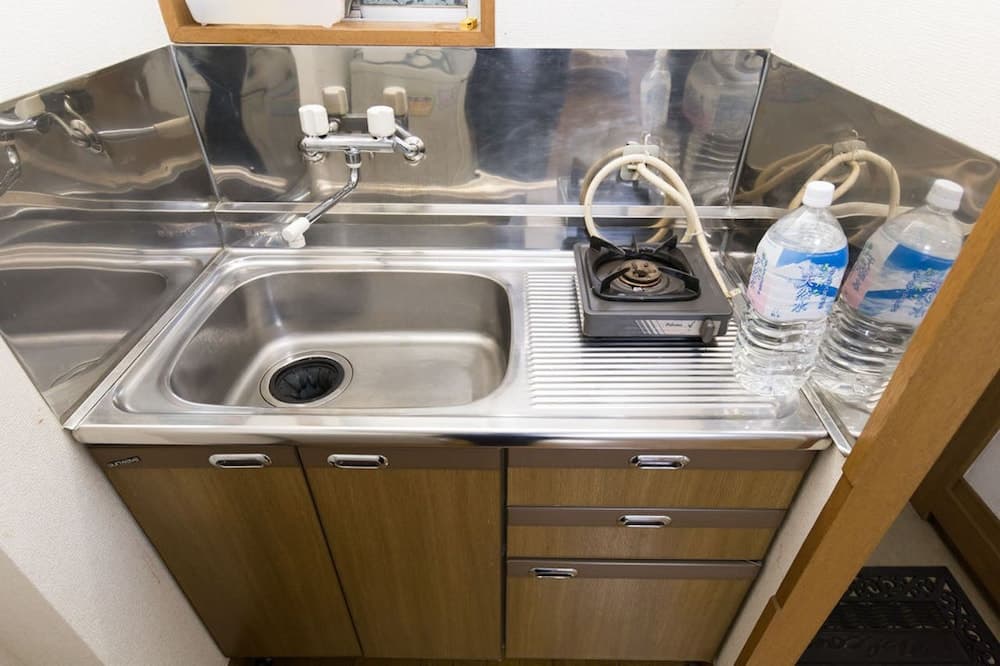 Centrally Located Deluxe Furnished.1