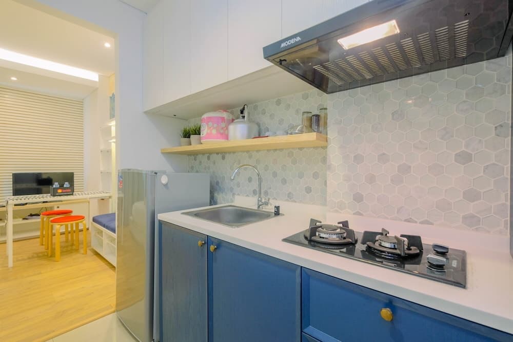 Comfortable Studio Apartment at Woodland Park Residence