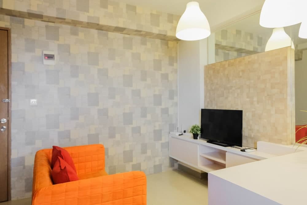 Tranquil 2BR Apartment at Bintaro Park View