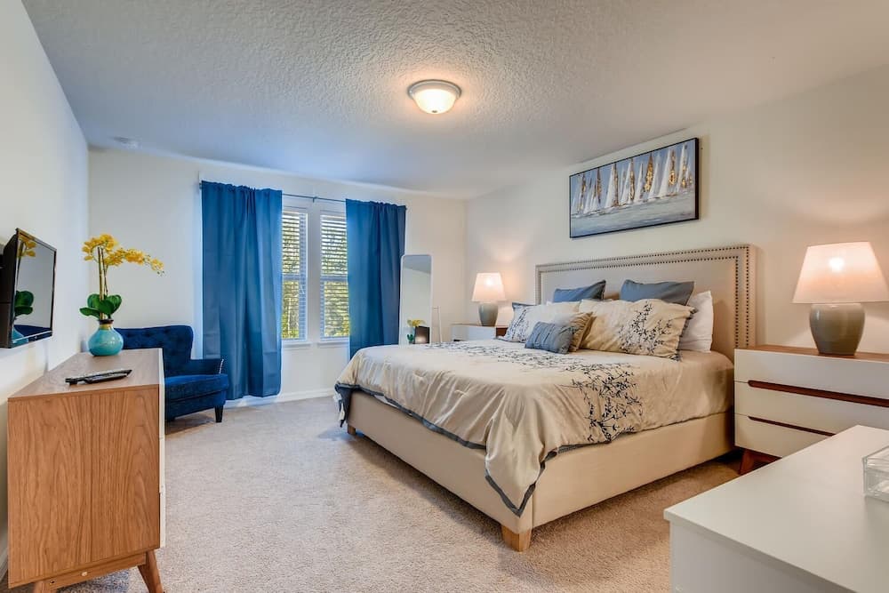 8843 GC Windsor at Westside Luxury 5 BR Townhome