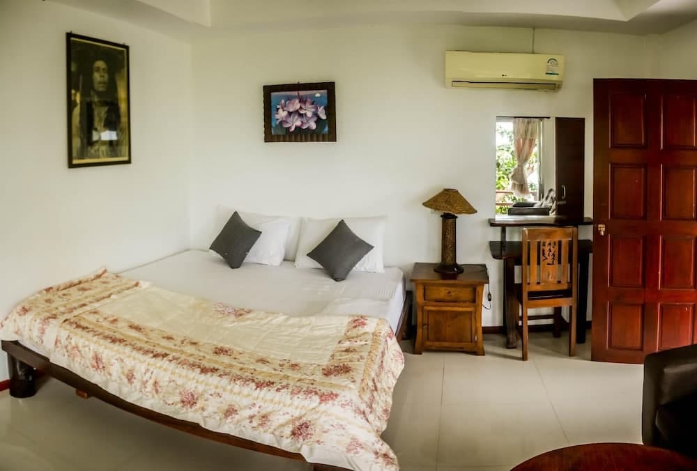 High Bar Rooms and Bungalows - Adults Only