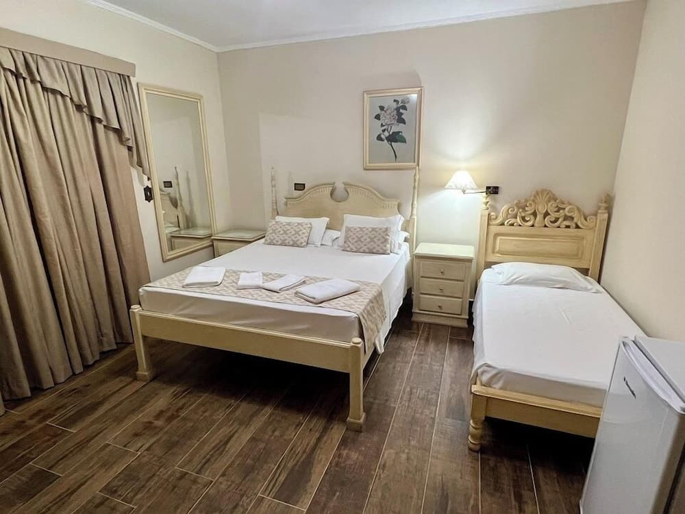 Biazi Paradise Hotel