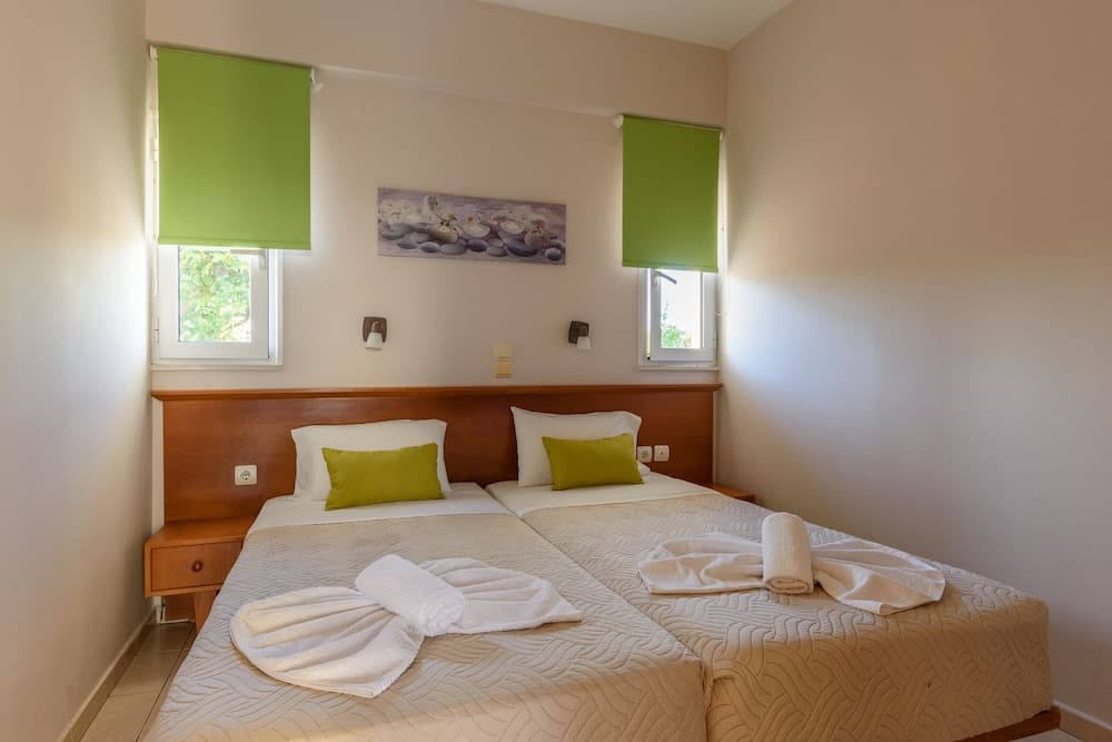 Danelis Studios and Apartments