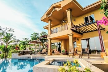 Red Frog Beach Island Resort