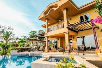 Red Frog Beach Island Resort