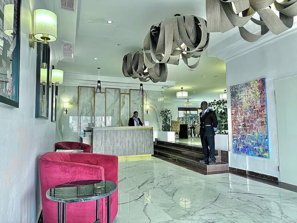 Victoria Crown Plaza Hotel