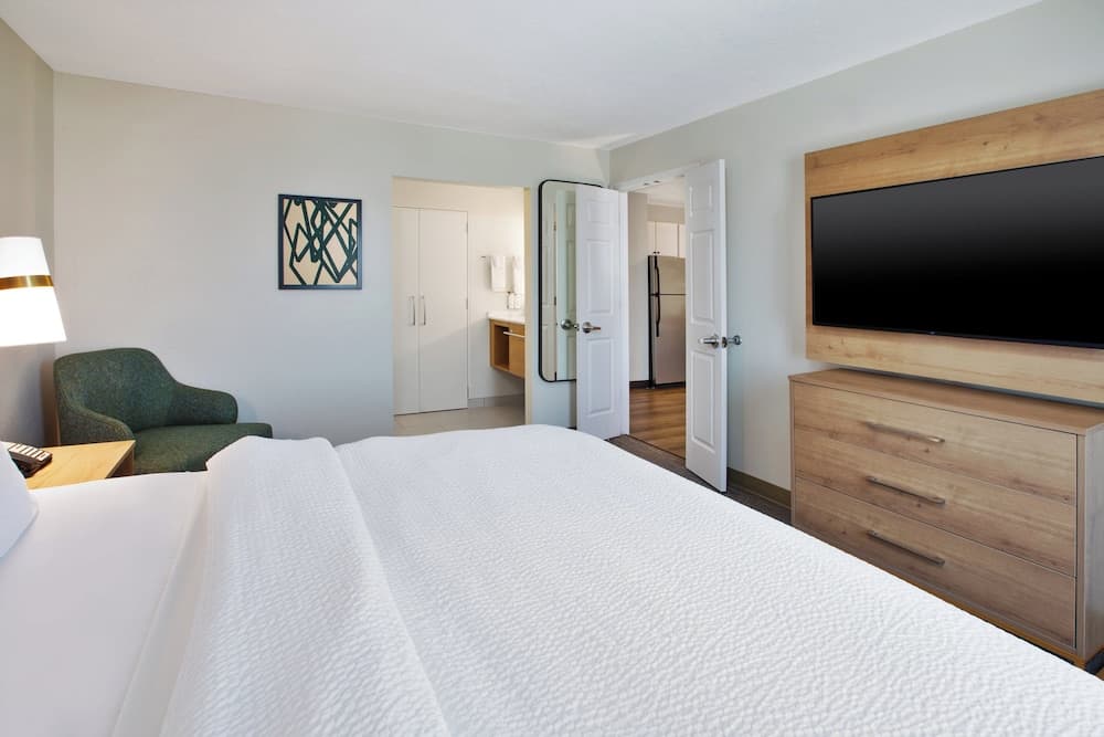 Staybridge Suites Omaha 80th And Dodge by IHG