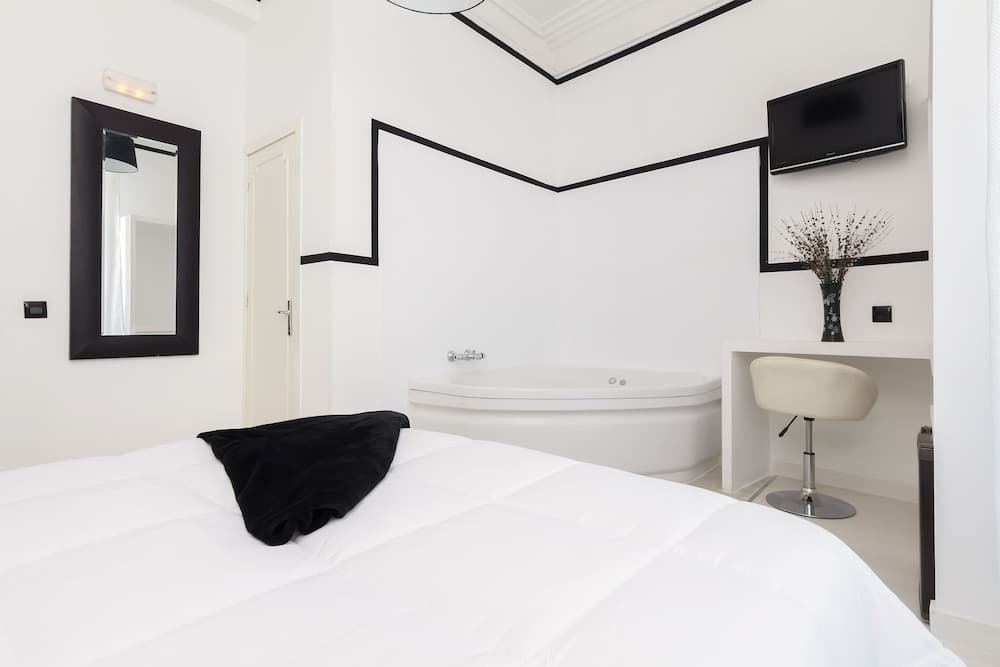 Hostal Gran Via 63 Rooms