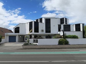 Shadzz Motel & Conference Centre