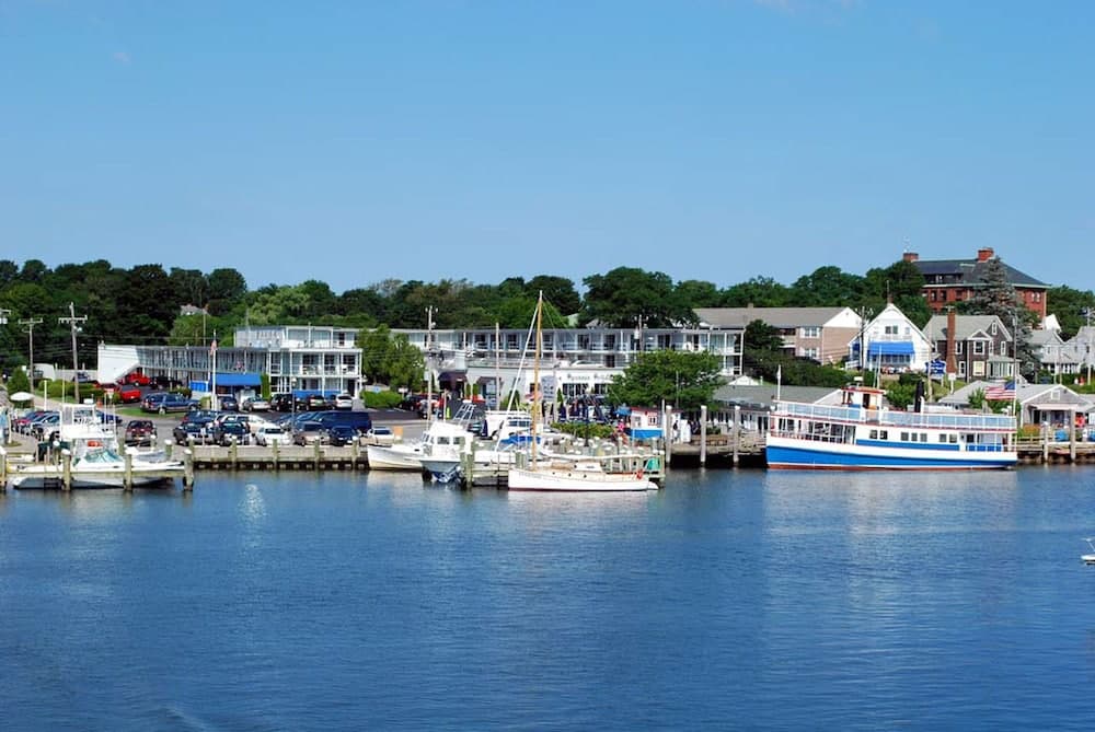 Ocean Street Inn on Hyannis Harbor