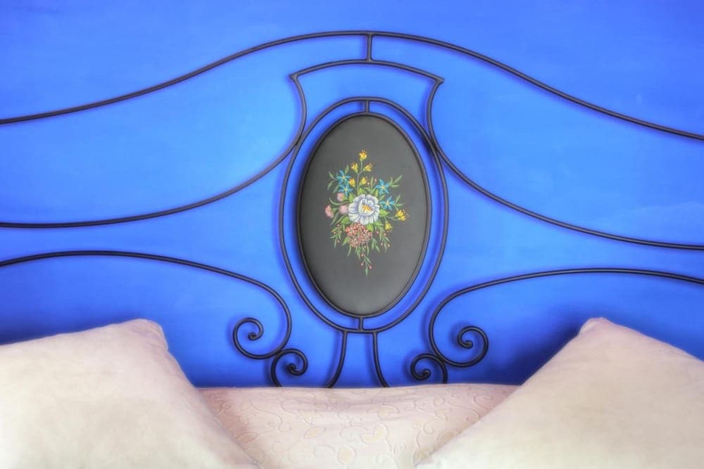 Bodegas de Arnés - Adults Only