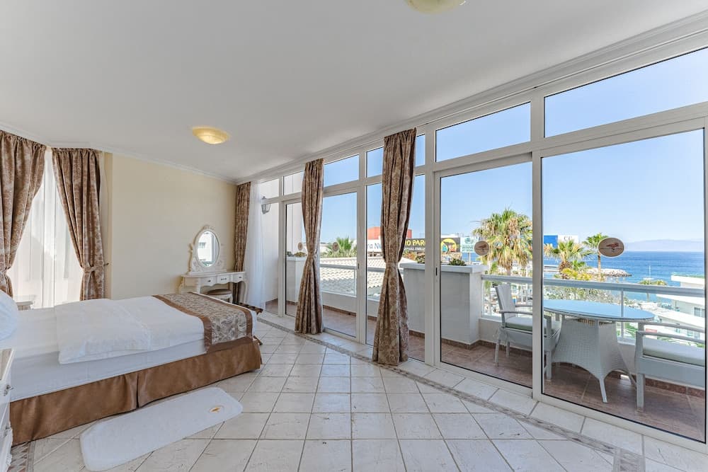 Flamingo Suites Boutique Hotel