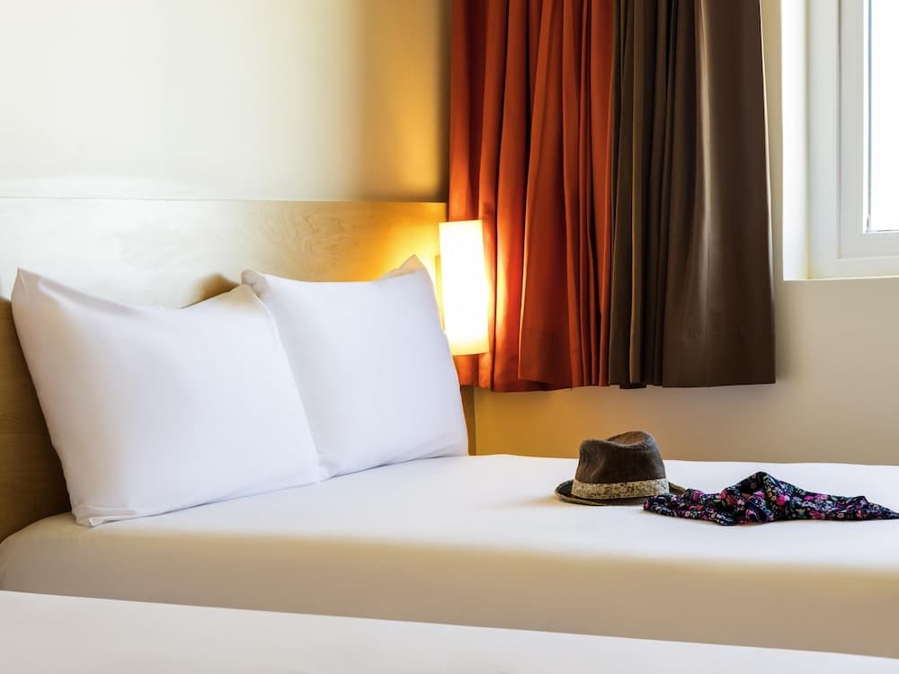 ibis Juarez Consulado