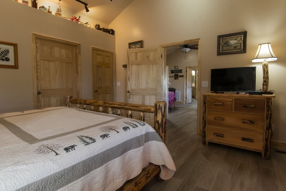 Calhoun House Inn & Suites