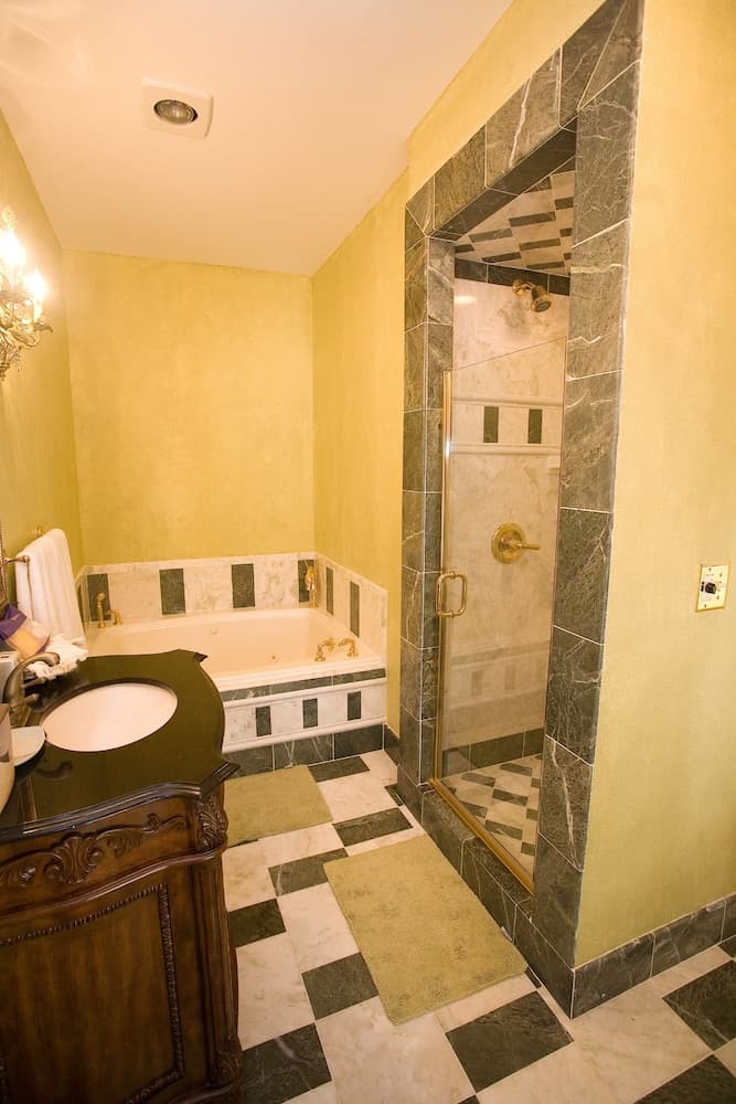 1840s Carrollton Inn