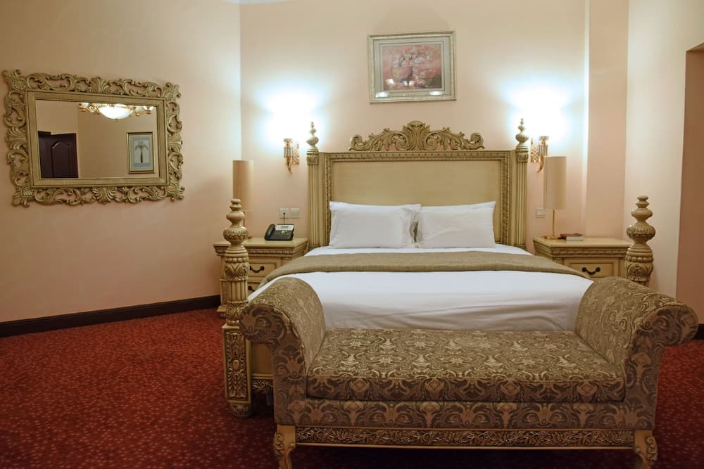 Imperial Royale Hotel