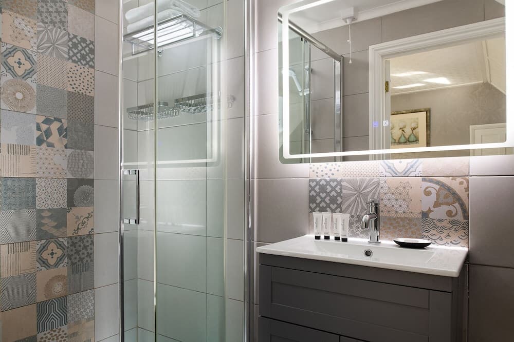 Springfield House - Birmingham Airport & NEC