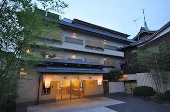 Gion Ryokan Karaku