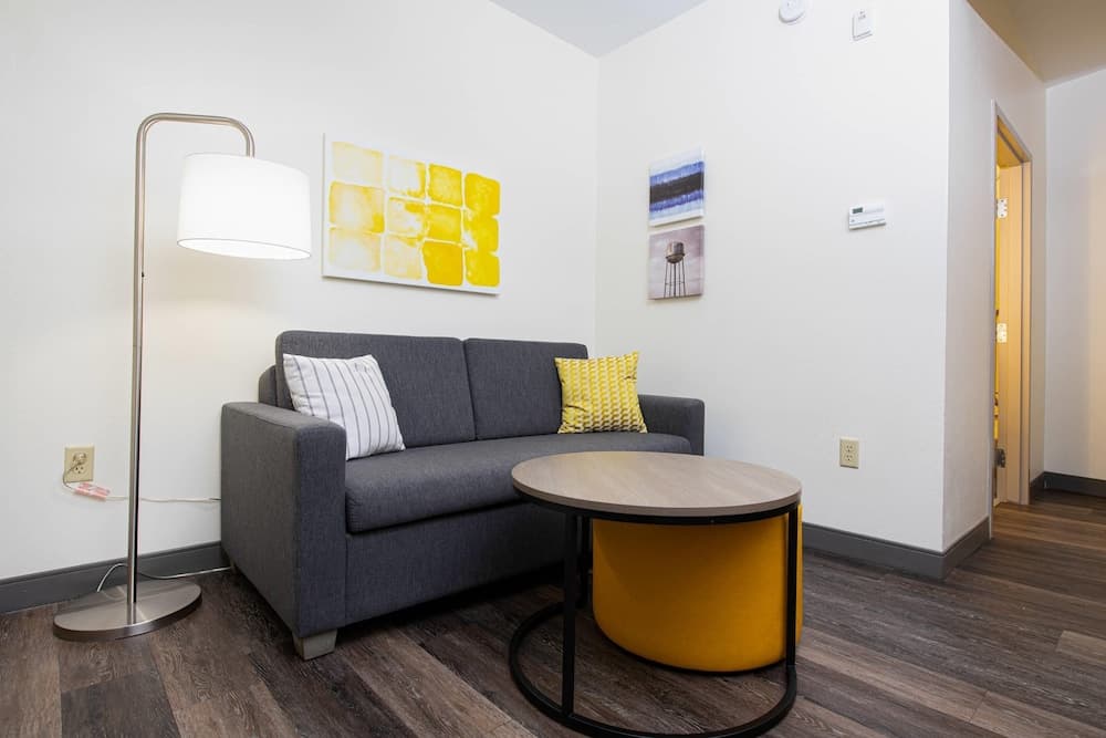 Comfort Suites Oil Center