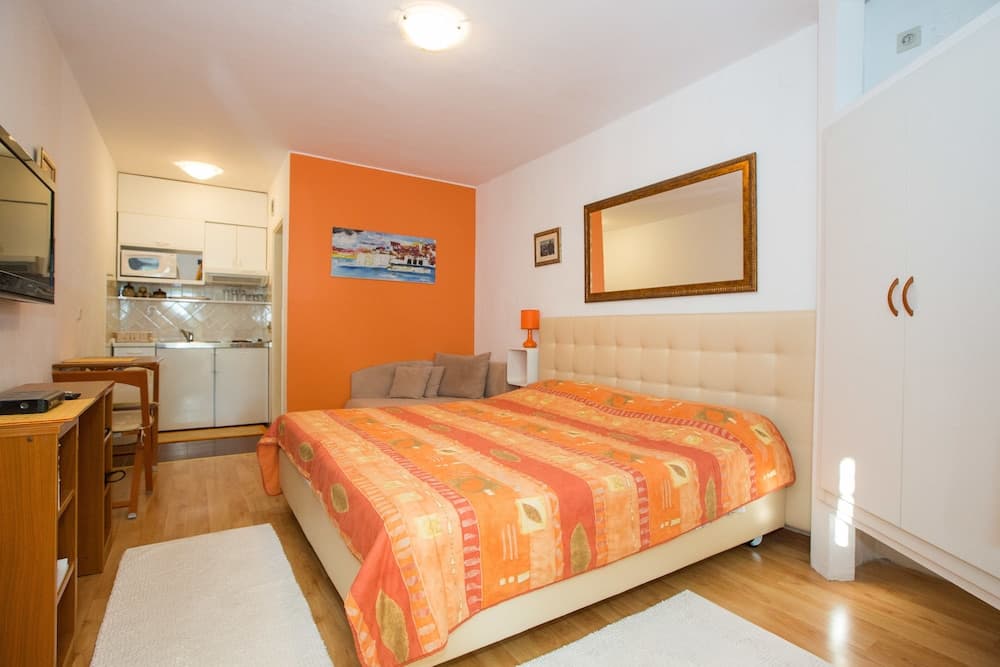 Studio Apartment Andrijana