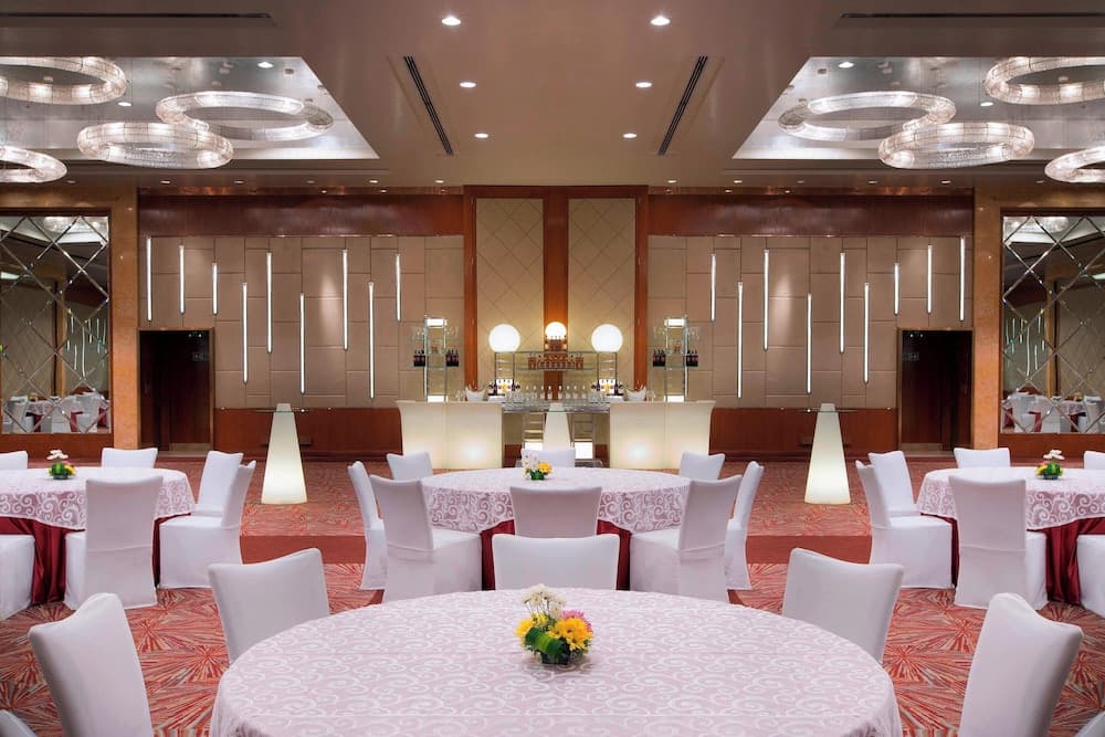 Sheraton Grand Bangalore Hotel at Brigade Gateway