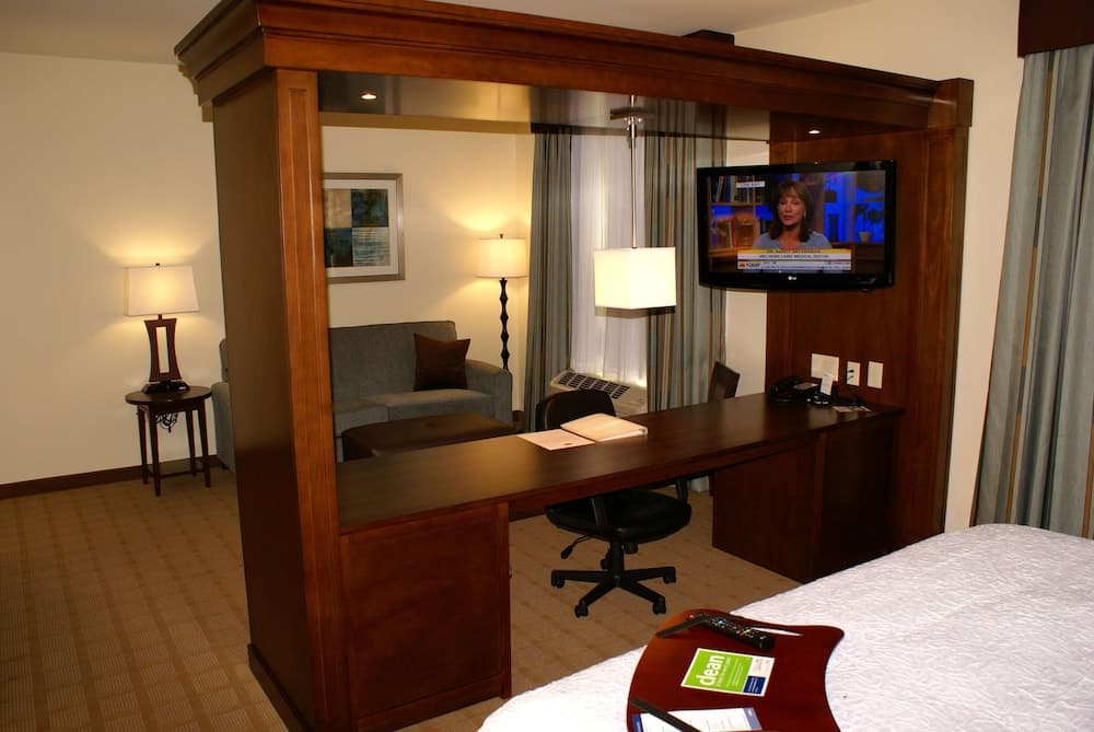 Hampton Inn & Suites Center